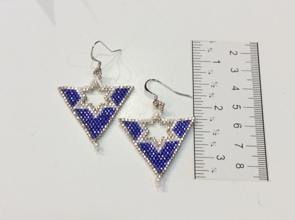 Triangle shape with 6 point star earrings (brick stitch)