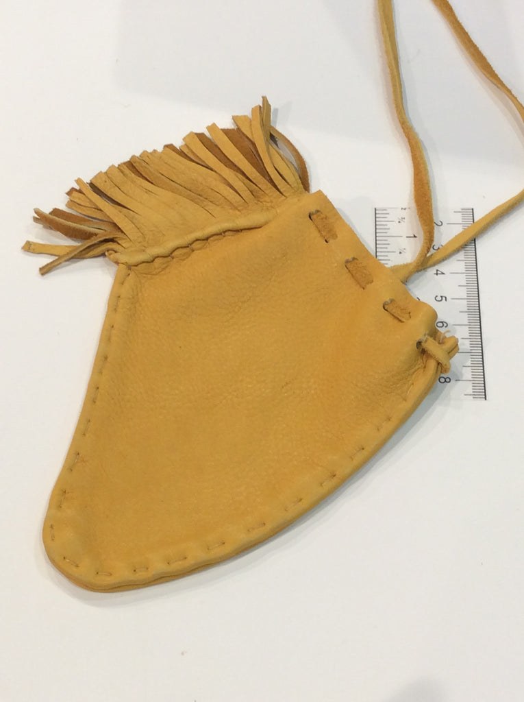 Obtuse shaped leather pouch